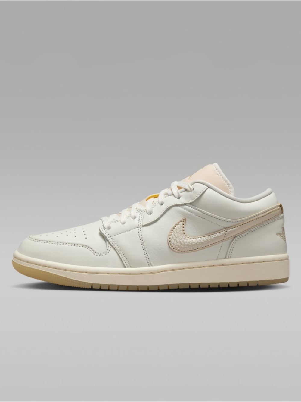 Nike Air Jordan 1 Low SE - Picture 5 of 10